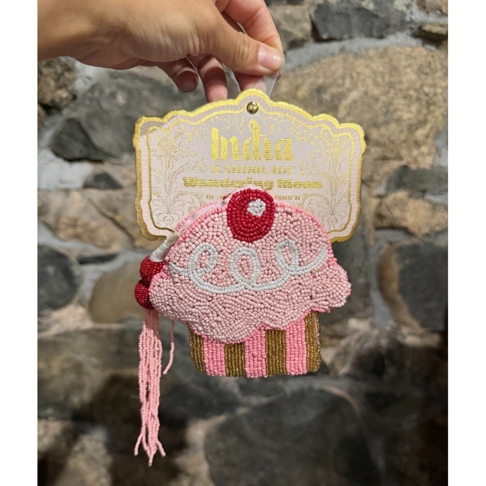 Cup Cake Beaded Travel Pouch Bag Purse Zipper Tassel 5" W Whimsical bakery